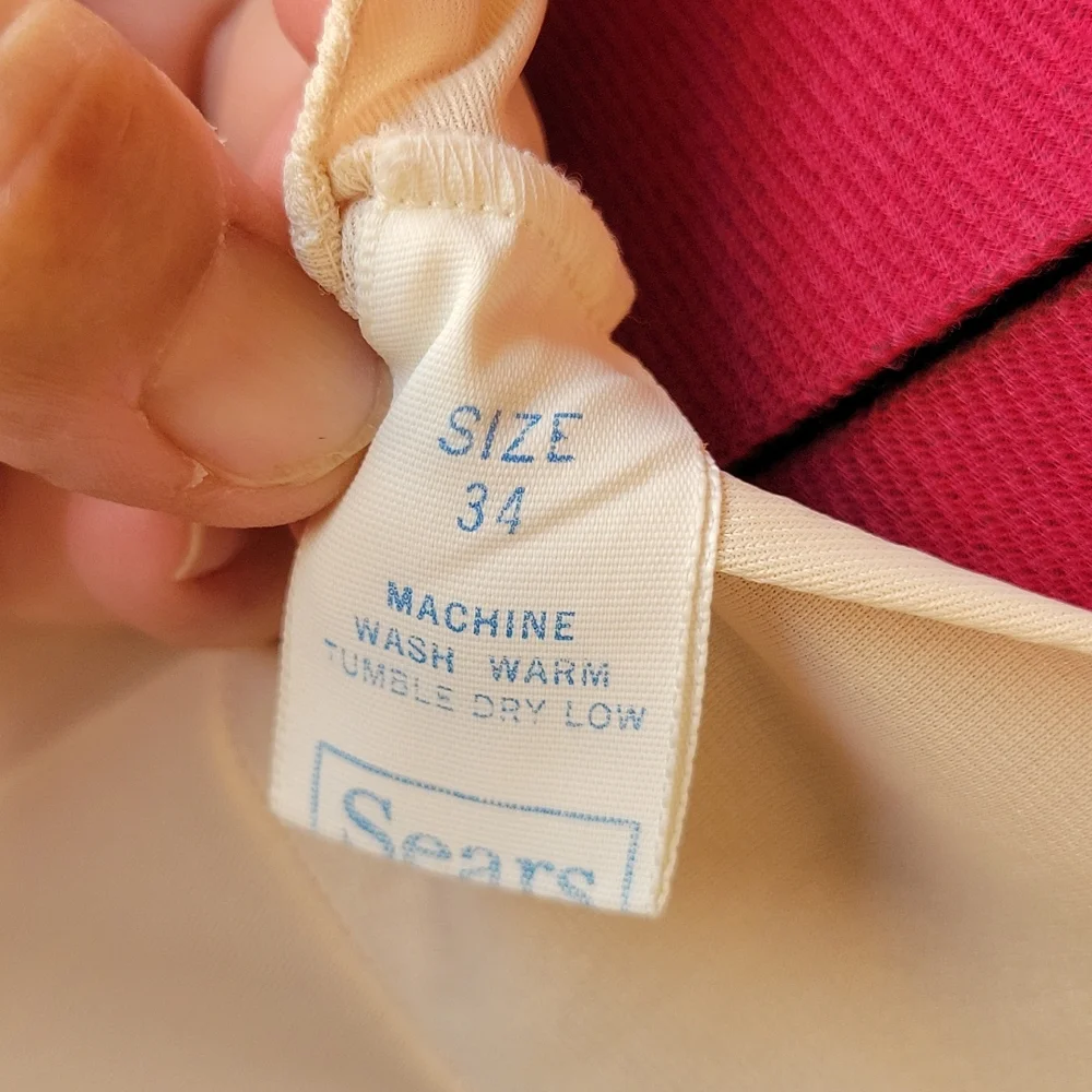 Vintage SEARS The Doesn't Slip Sexy Lingerie sz 34 with Pointy Boobs - Picture 9 of 12